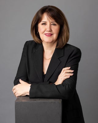 Portrait of Linda Lee, Associate.